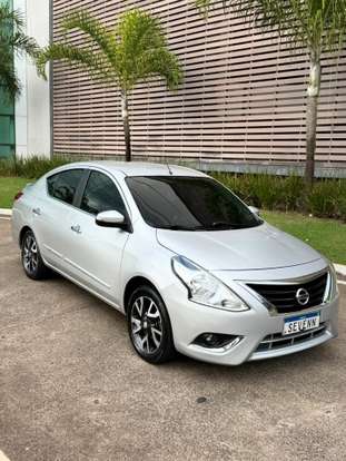 NISSAN-VERSA-2016