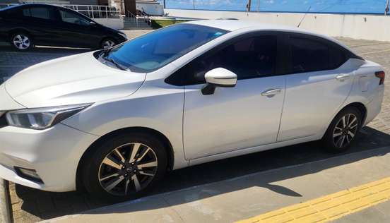 NISSAN-VERSA-2021