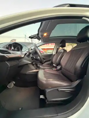 PEUGEOT-2008-2020