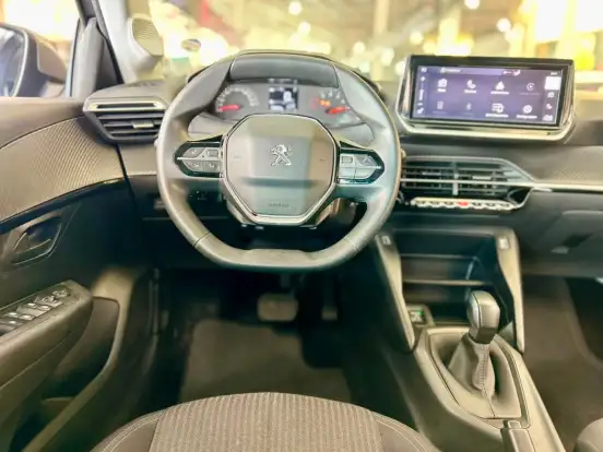PEUGEOT-208-2023