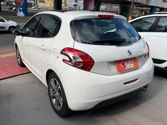 PEUGEOT-208-1.6 GRIFFE 16V FLEX 4P AUTOMÁTICO PEUGEOT-208-2015