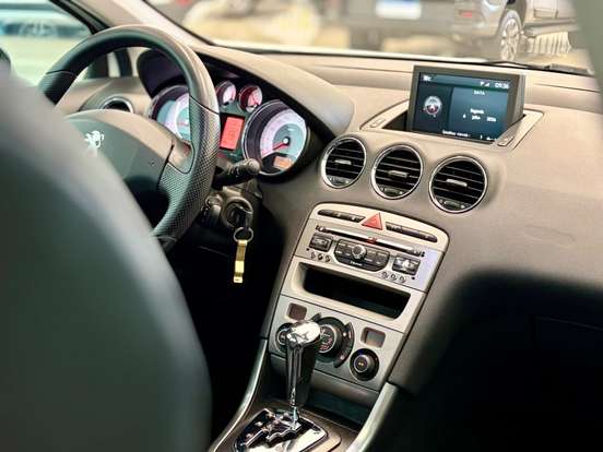 PEUGEOT-308-2015