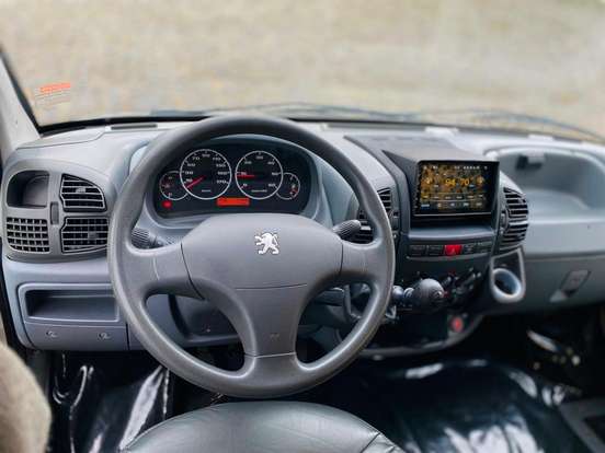 PEUGEOT-BOXER-2013