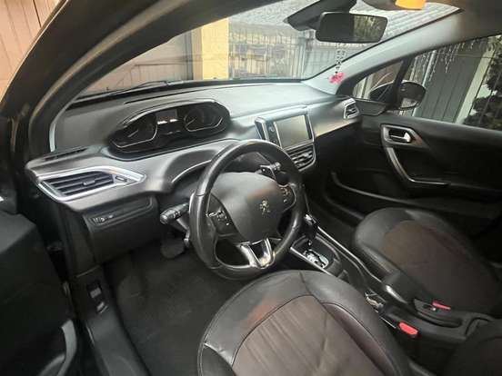 PEUGEOT-2008-2016
