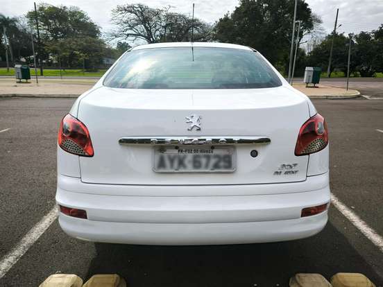 PEUGEOT-207-1.4 IN CONCERT SEDAN 8V FLEX 4P MANUAL PEUGEOT-207-2014