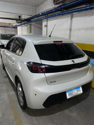 PEUGEOT-208-2021