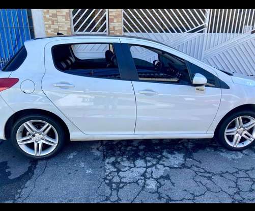 PEUGEOT-308-2012