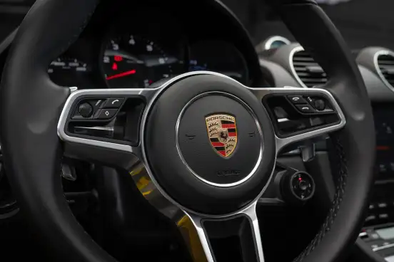 PORSCHE-718-2024