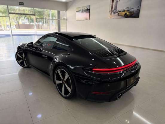 PORSCHE-911-2025
