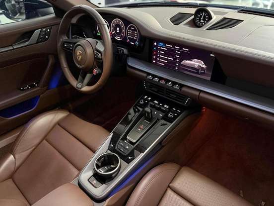 PORSCHE-911-2025