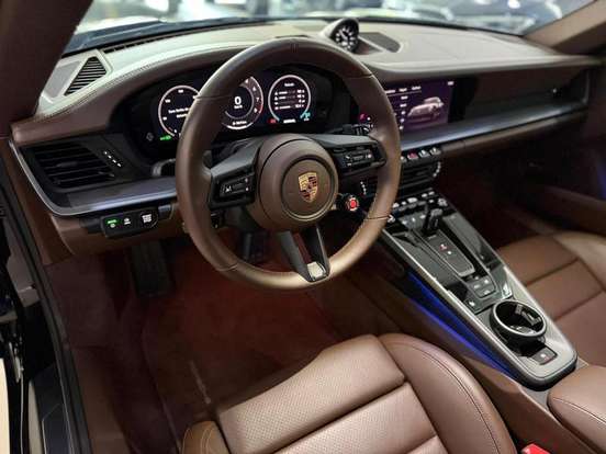 PORSCHE-911-2025