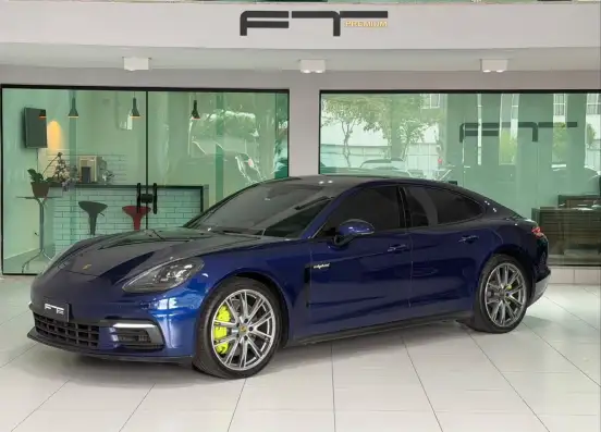 PORSCHE-PANAMERA-2019