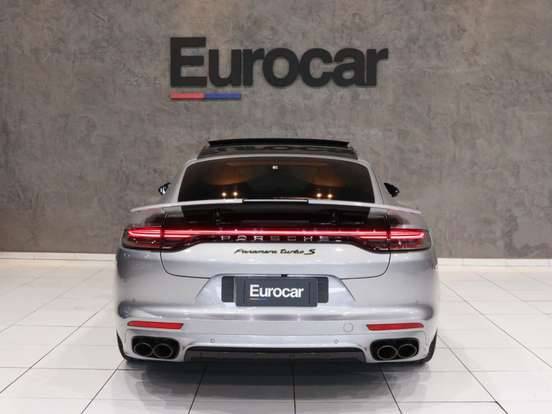 PORSCHE-PANAMERA-2022