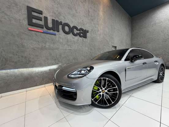 PORSCHE-PANAMERA-2022