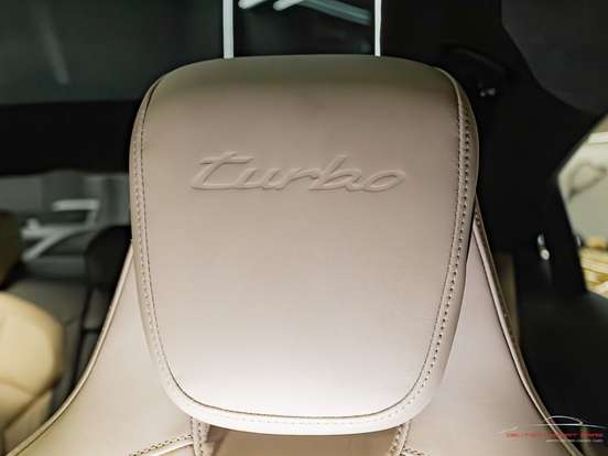 PORSCHE-TAYCAN-TURBO ELÉTRICO PORSCHE-TAYCAN-2023
