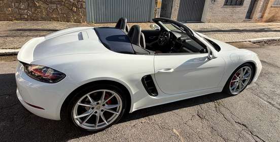 PORSCHE-718-2017