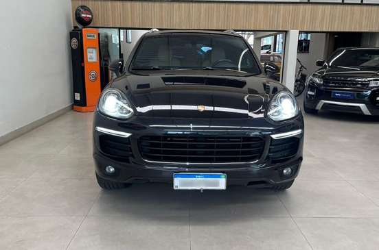 PORSCHE-CAYENNE-2015
