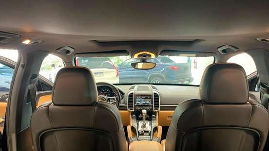 PORSCHE-CAYENNE-2015