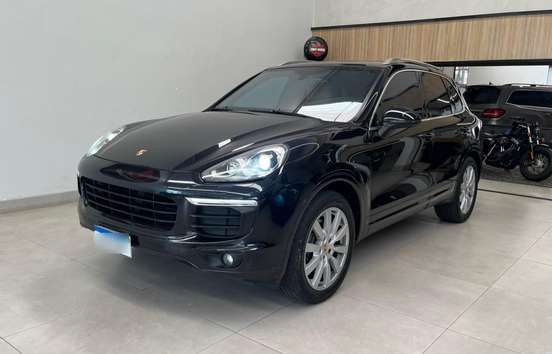 PORSCHE-CAYENNE-2015