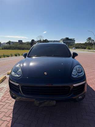 PORSCHE-CAYENNE-2015