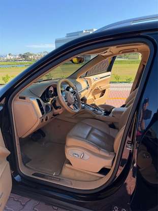 PORSCHE-CAYENNE-2015