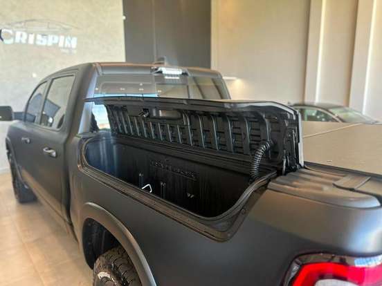 RAM-1500-5.7 V8 GASOLINA REBEL CD 4X4 AUTOMÁTICO RAM-1500-2022