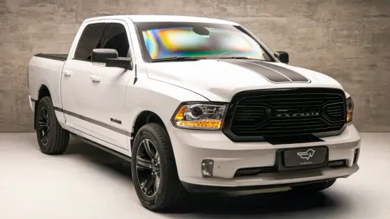 RAM CLASSIC 5.7 V8 GASOLINA LARAMIE CD 4X4 AUTOMÁTICO RAM CLASSIC 5.7 V8 GASOLINA LARAMIE CD 4X4 AUTOMÁTICO