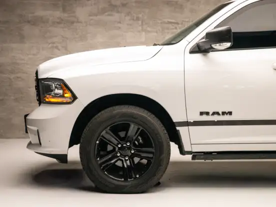 RAM-CLASSIC-5.7 V8 GASOLINA LARAMIE CD 4X4 AUTOMÁTICO RAM-CLASSIC-2022