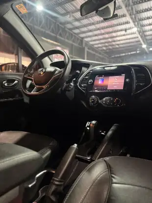 RENAULT-CAPTUR-2021