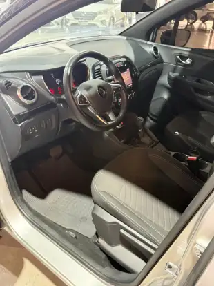 RENAULT-CAPTUR-2021