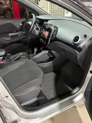 RENAULT-CAPTUR-2021