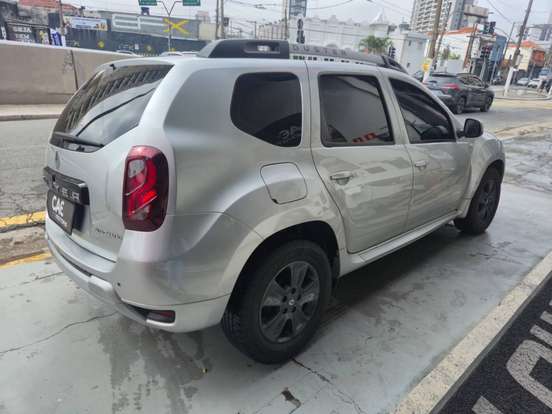 RENAULT-DUSTER-2016