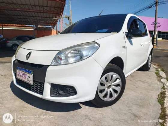 RENAULT SANDERO 1.0 AUTHENTIQUE 16V FLEX 4P MANUAL RENAULT SANDERO 1.0 AUTHENTIQUE 16V FLEX 4P MANUAL