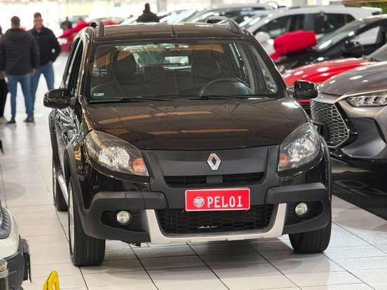 RENAULT-SANDERO-2014