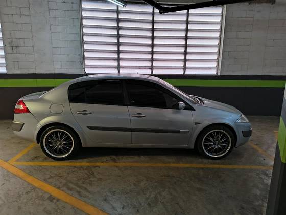 RENAULT MEGANE 2.0 DYNAMIQUE SEDAN 16V GASOLINA 4P AUTOMÁTICO
