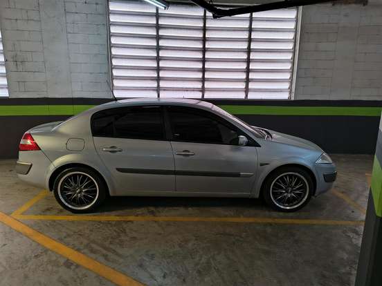 RENAULT-MEGANE-2.0 DYNAMIQUE SEDAN 16V GASOLINA 4P AUTOMÁTICO RENAULT-MEGANE-2007