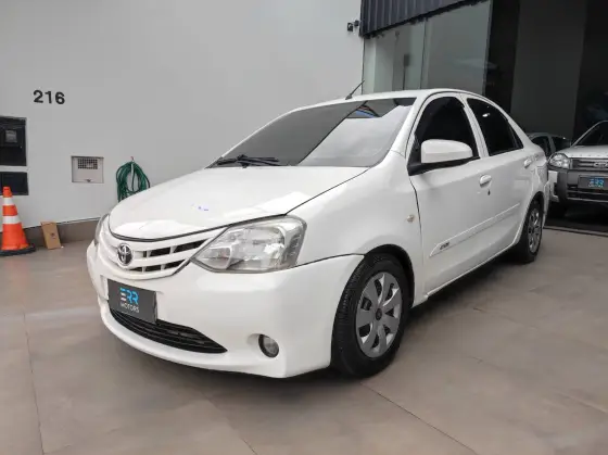 TOYOTA ETIOS 1.5 XS SEDAN 16V FLEX 4P MANUAL TOYOTA ETIOS 1.5 XS SEDAN 16V FLEX 4P MANUAL