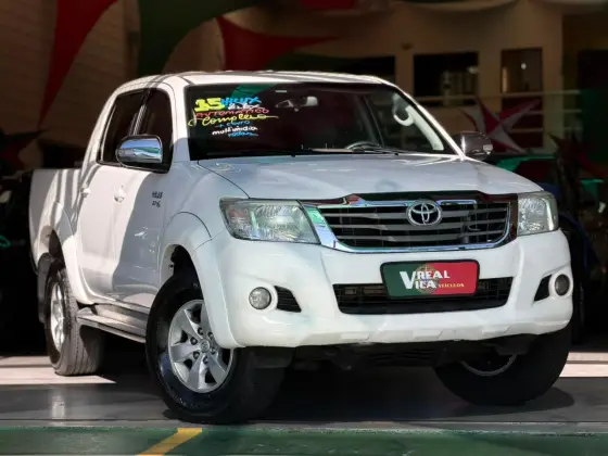 TOYOTA HILUX 2.7 SRV 4X2 CD 16V FLEX 4P AUTOMÁTICO TOYOTA HILUX 2.7 SRV 4X2 CD 16V FLEX 4P AUTOMÁTICO