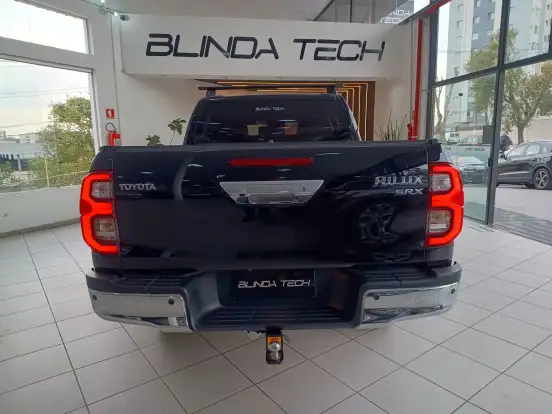 TOYOTA-HILUX-2022