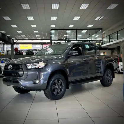 TOYOTA HILUX 2.8 D-4D TURBO DIESEL CHASSI 4X4 AUTOMÁTICO