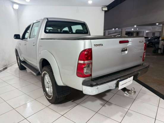 TOYOTA-HILUX-2.7 SR 4X2 CD 16V GASOLINA 4P AUTOMÁTICO TOYOTA-HILUX-2009