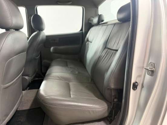 TOYOTA-HILUX-2009