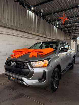 TOYOTA-HILUX-2023