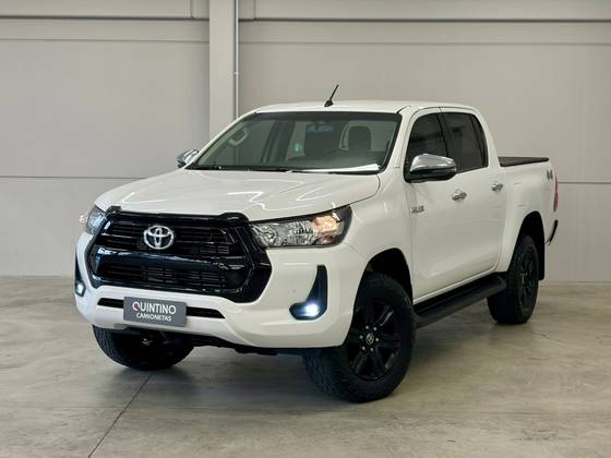 TOYOTA HILUX 2.8 D-4D TURBO DIESEL CD SRV 4X4 AUTOMÁTICO