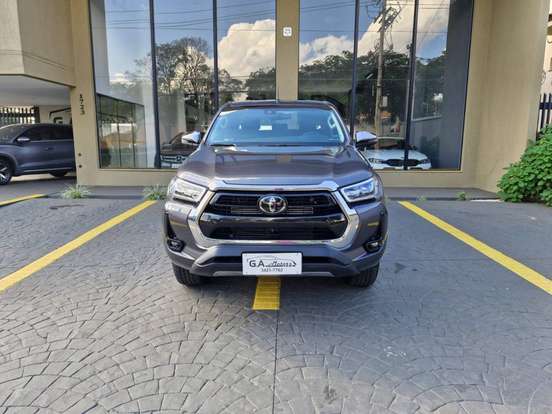 TOYOTA-HILUX-2022