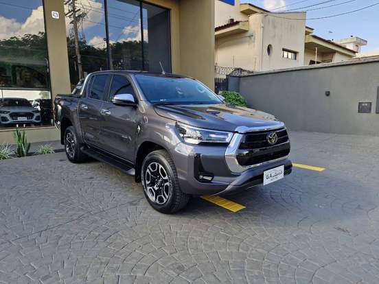 TOYOTA-HILUX-2022