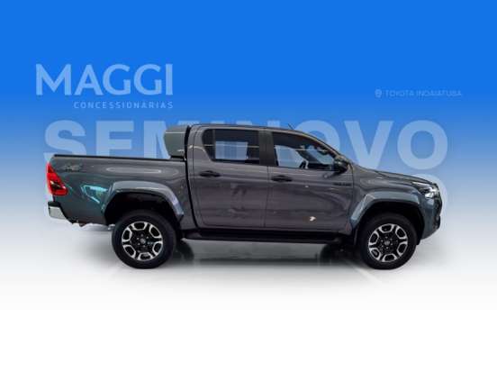 TOYOTA-HILUX-2025