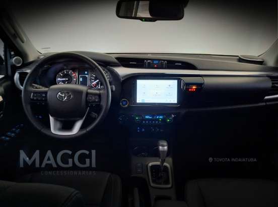 TOYOTA-HILUX-2.8 D-4D TURBO DIESEL CD SRX PLUS 4X4 AUTOMÁTICO TOYOTA-HILUX-2025