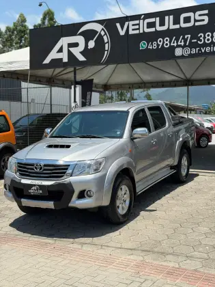 TOYOTA HILUX 3.0 SR 4X4 CD 16V TURBO INTERCOOLER DIESEL 4P AUTOMÁTICO
