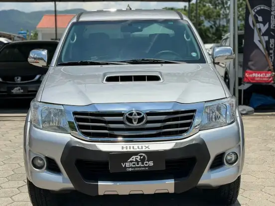 TOYOTA-HILUX-3.0 SR 4X4 CD 16V TURBO INTERCOOLER DIESEL 4P AUTOMÁTICO TOYOTA-HILUX-2015